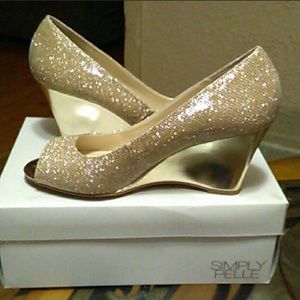 Gold wedges